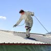 Ile będzie kosztować malowanie dachu z blachy w 2024 roku?